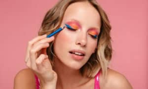 Cosa fare per non far sciogliere il trucco