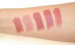 Prova sul braccio di diverse tonalità di rossetto nude