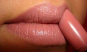 Rossetto tonalità nude